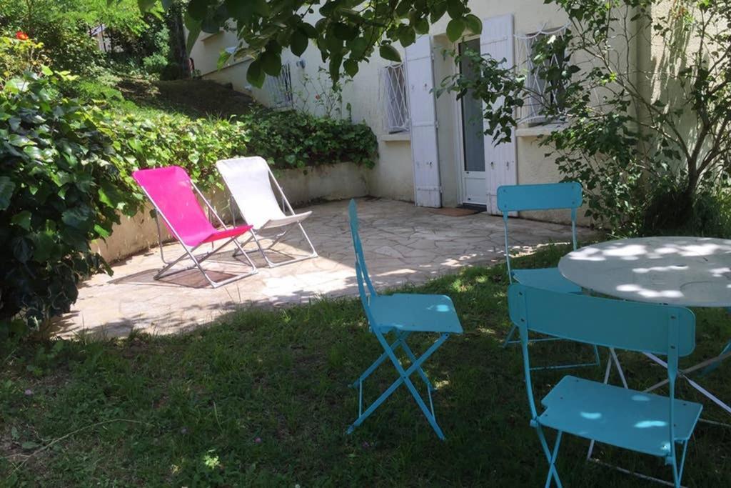 Appartement Avec Vue Panoramique Sur L'Estuaire De La Gironde Plassac  Exterior foto